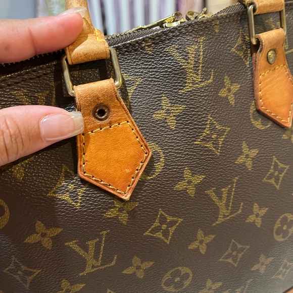 LOUIS VUITTON ALMA MM HANDBAG - Picture 8 of 11